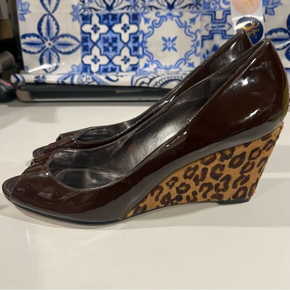Marc Fisher Brown Patent Leather Peep Toe Animal Print Wedges Shoes Sz 10 - Picture 3 of 7